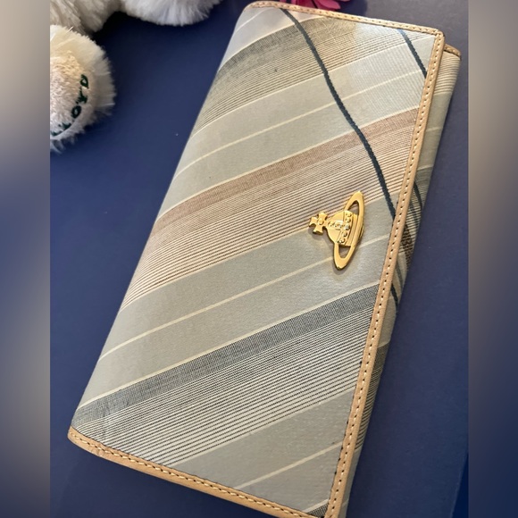 Vivianne Westwood wallet and watch - Picture 14 of 15